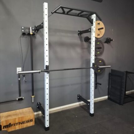 O Rack Retrátil Power Elite da M1 Fitness é a solução ideal para quem quer otimizar espaço sem abrir mão da performance.
