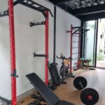 Box completo de crossfit com racks, espaços personalizados feitos com produtos da M1 Fitness.
