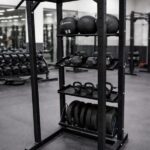 Power Rack customizado 80x80 com trava de segurança M1 Fitness