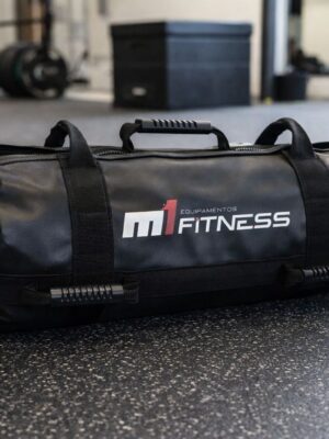 Capa para Power Bag M1 Fitness 20kg em nylon 420 em ambiente de academia