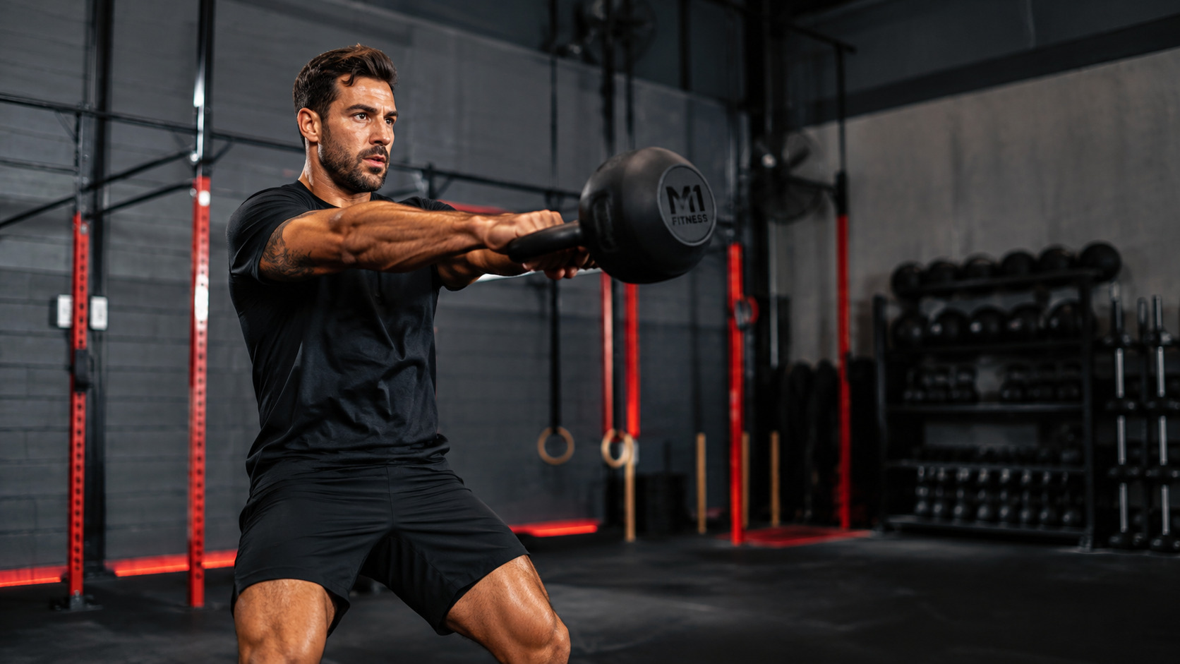 Treino com Kettlebell em Crosstraining da M1 Fitness.